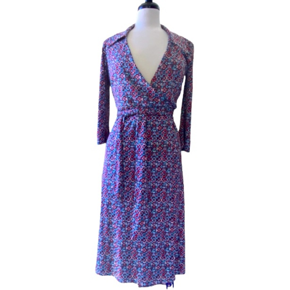 Ruby Rox Abstract Print Wrap Around Low V-Neck 3/4 Length Sleeve Dress